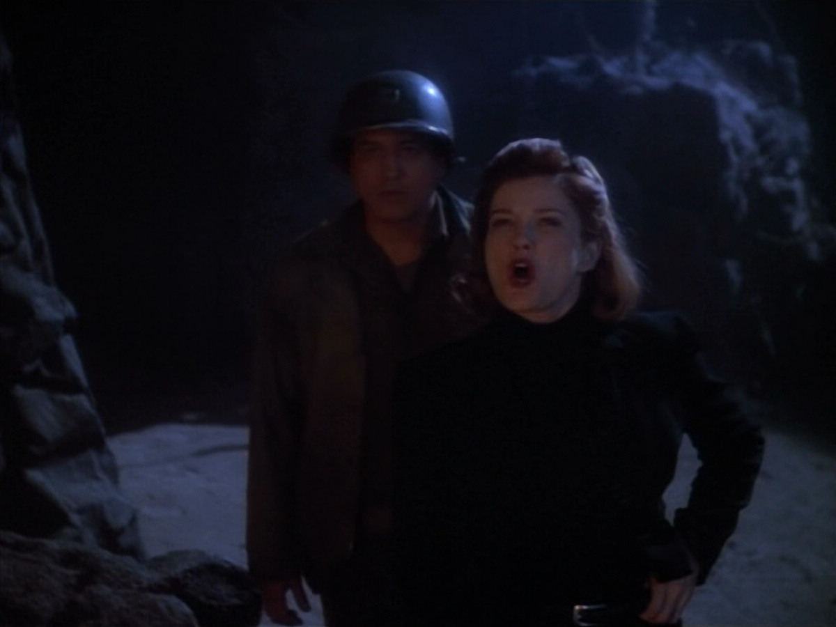 extant_StarTrekVOY_4x19-TheKillingGamePart2_01419.jpg