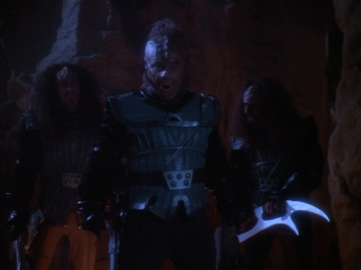 extant_StarTrekVOY_4x19-TheKillingGamePart2_01422.jpg
