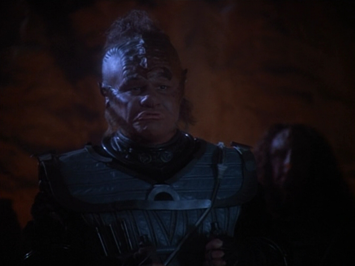 extant_StarTrekVOY_4x19-TheKillingGamePart2_01462.jpg
