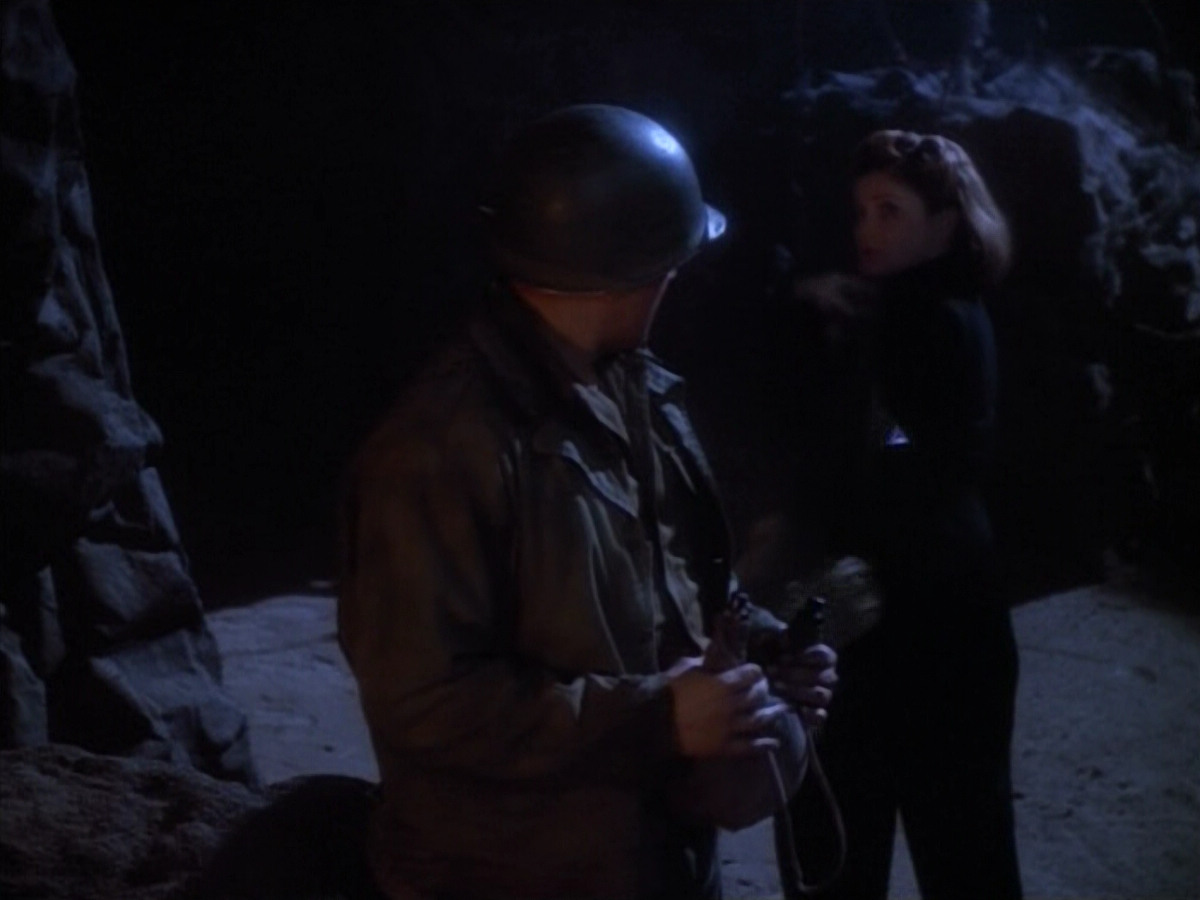 extant_StarTrekVOY_4x19-TheKillingGamePart2_01486.jpg