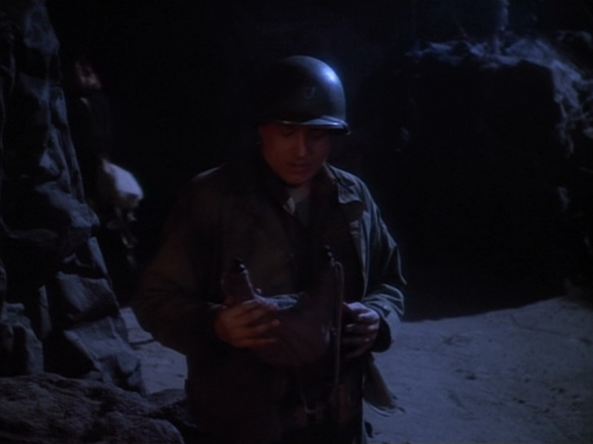 extant_StarTrekVOY_4x19-TheKillingGamePart2_01490.jpg