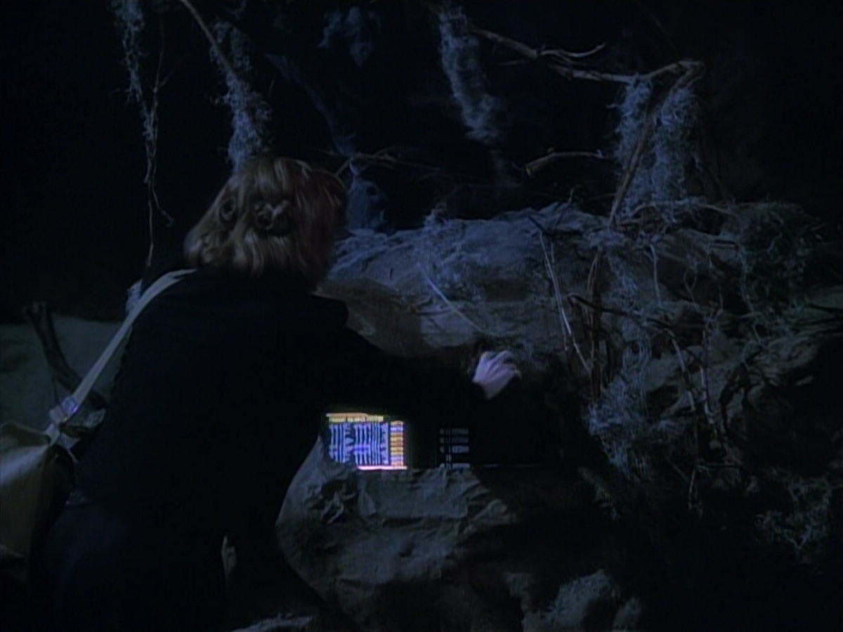 extant_StarTrekVOY_4x19-TheKillingGamePart2_01511.jpg