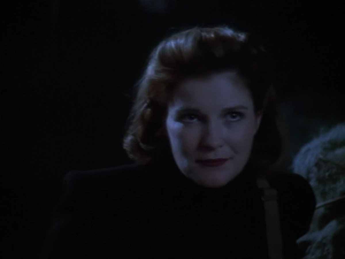 extant_StarTrekVOY_4x19-TheKillingGamePart2_01559.jpg