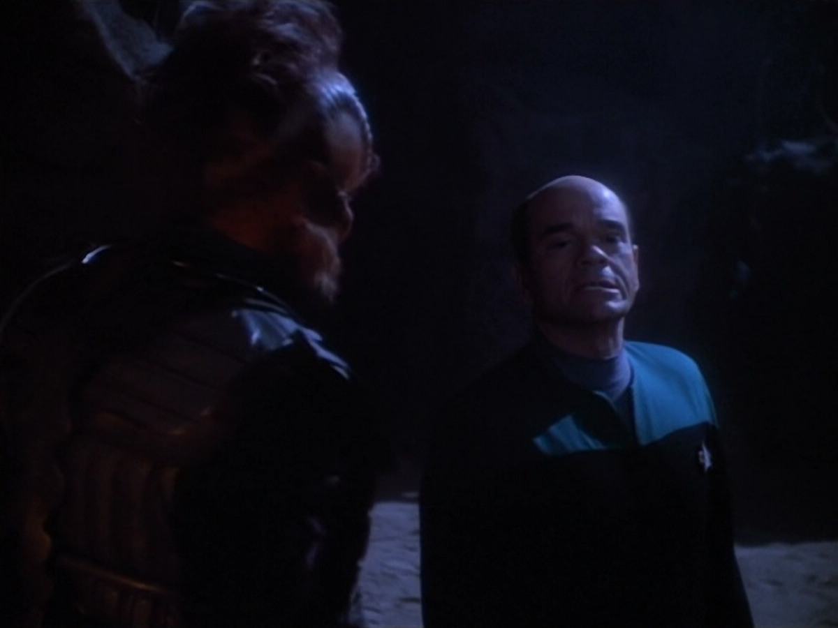 extant_StarTrekVOY_4x19-TheKillingGamePart2_01607.jpg