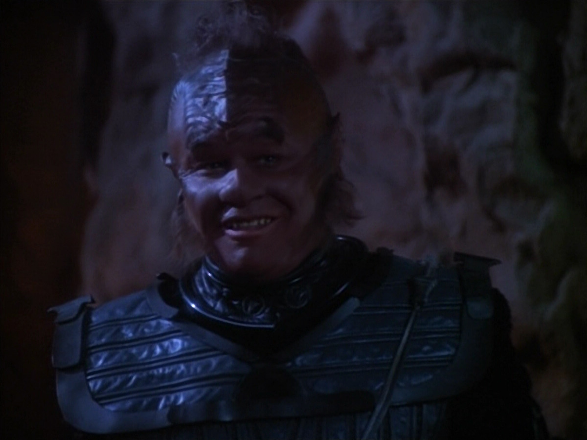 extant_StarTrekVOY_4x19-TheKillingGamePart2_01610.jpg