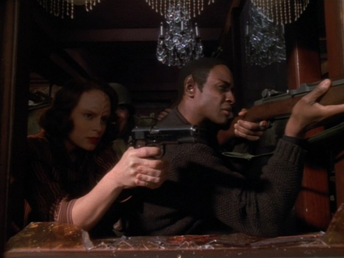 extant_StarTrekVOY_4x19-TheKillingGamePart2_01621.jpg