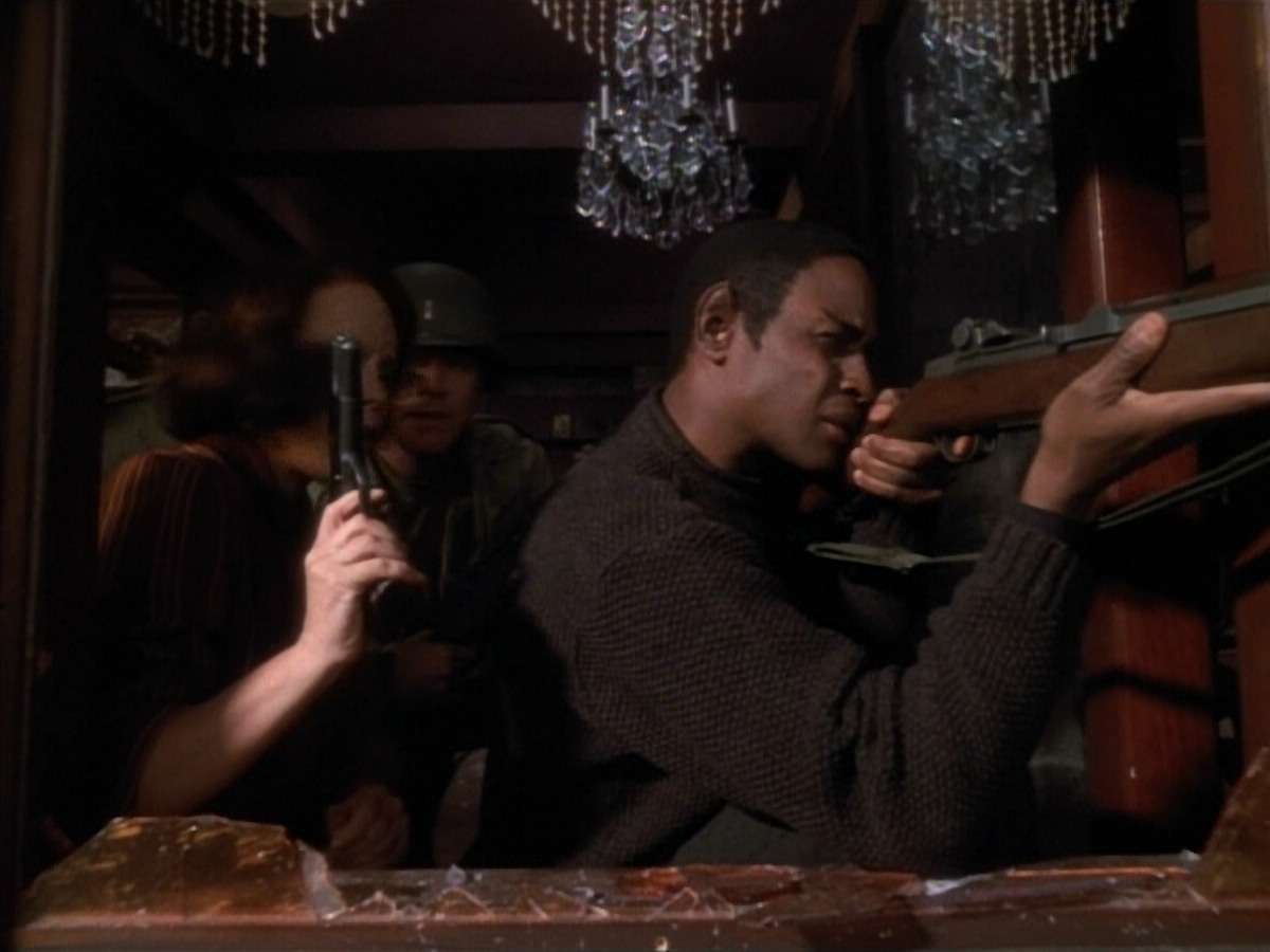 extant_StarTrekVOY_4x19-TheKillingGamePart2_01632.jpg