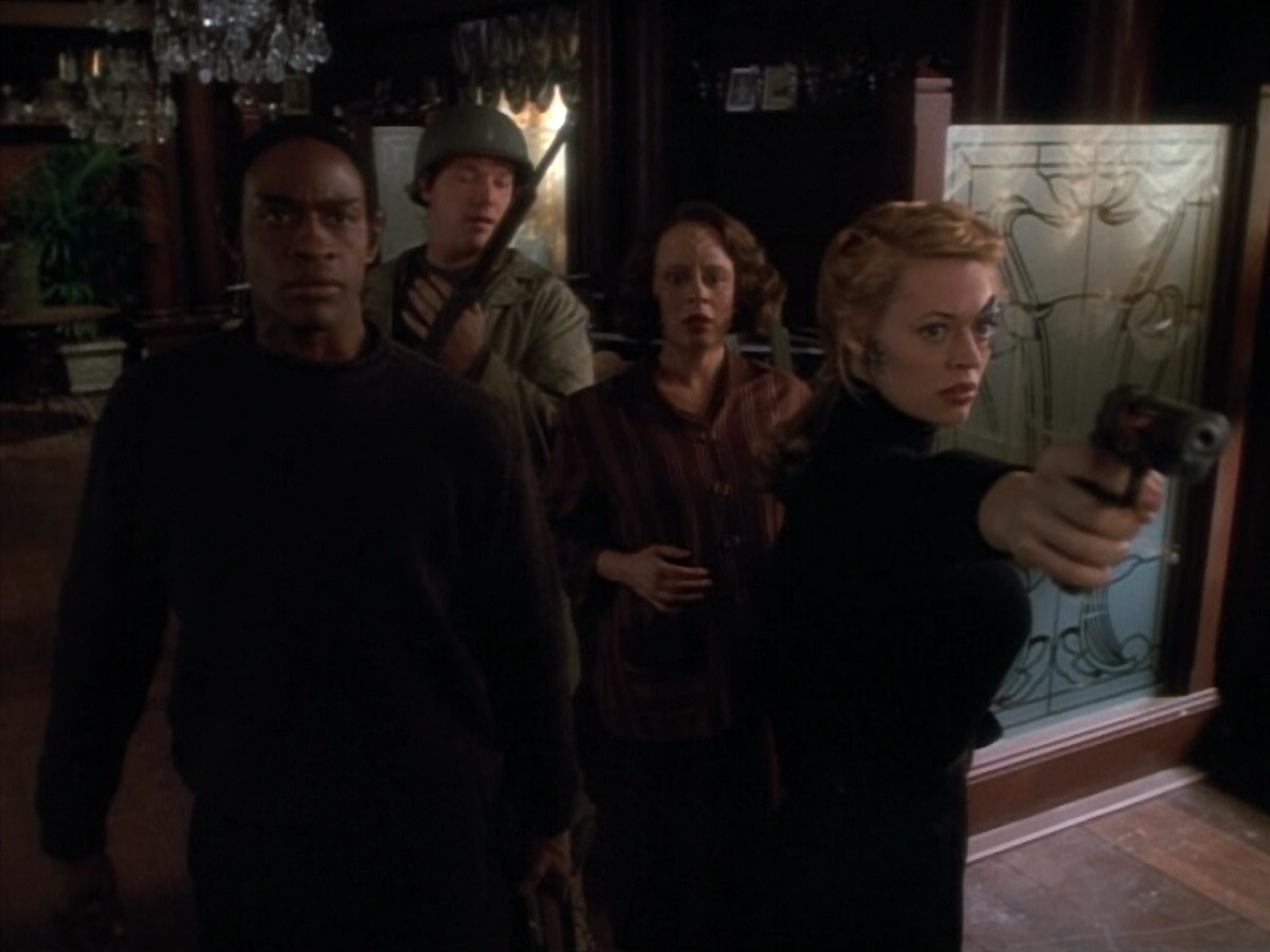 extant_StarTrekVOY_4x19-TheKillingGamePart2_01903.jpg