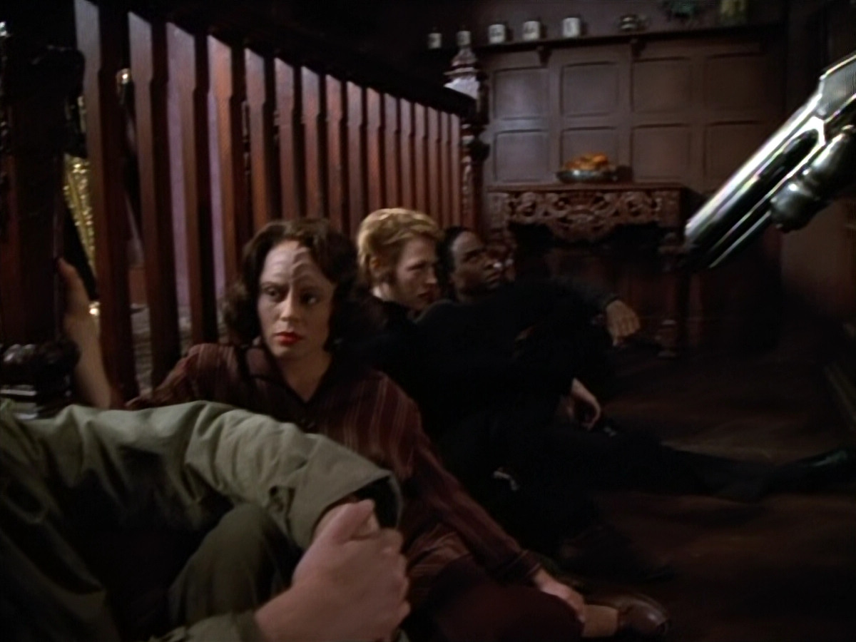 extant_StarTrekVOY_4x19-TheKillingGamePart2_01914.jpg
