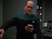 extant_StarTrekVOY_4x19-TheKillingGamePart2_01065.jpg