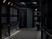 extant_StarTrekVOY_4x19-TheKillingGamePart2_01191.jpg