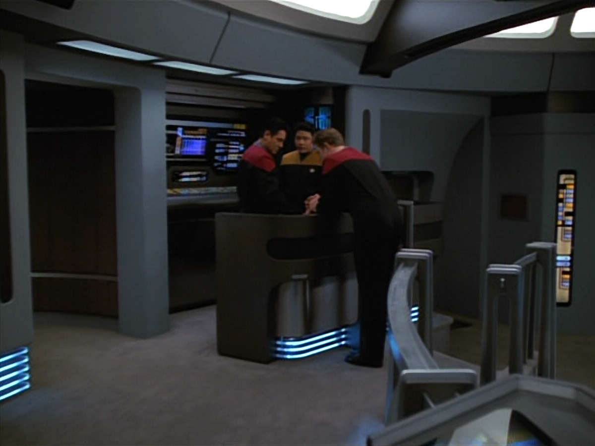 extant_StarTrekVOY_4x22-Unforgettable_00021.jpg