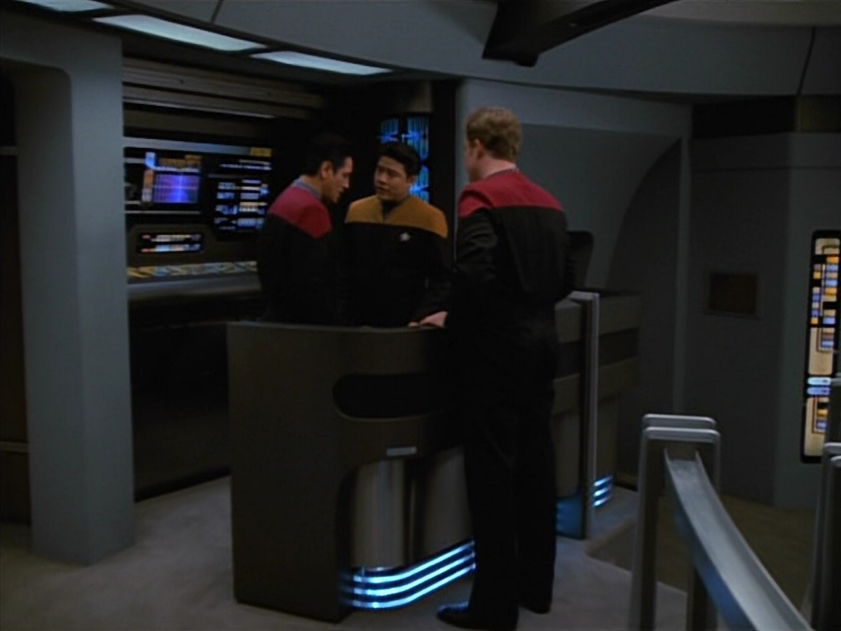 extant_StarTrekVOY_4x22-Unforgettable_00028.jpg