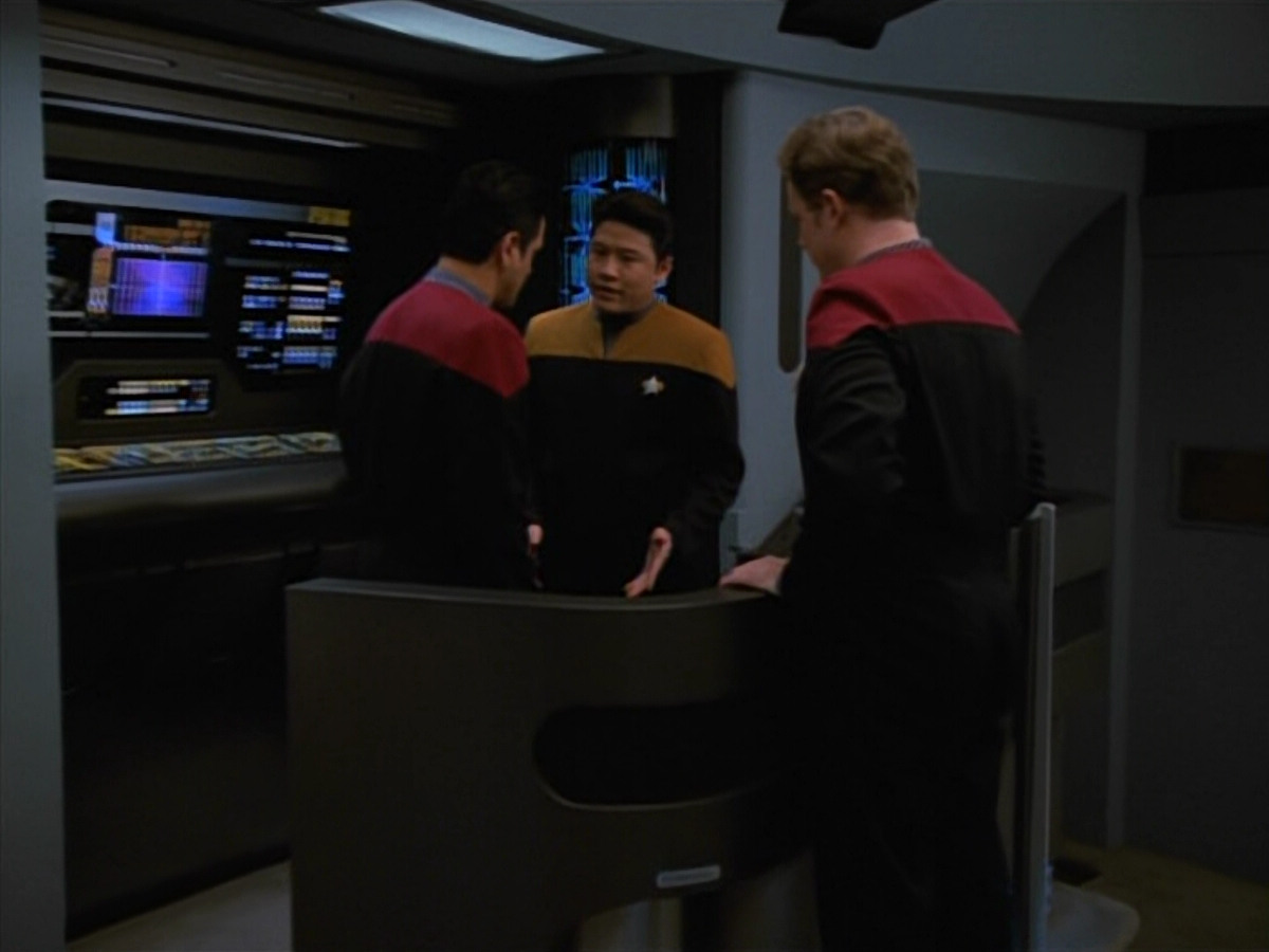 extant_StarTrekVOY_4x22-Unforgettable_00033.jpg