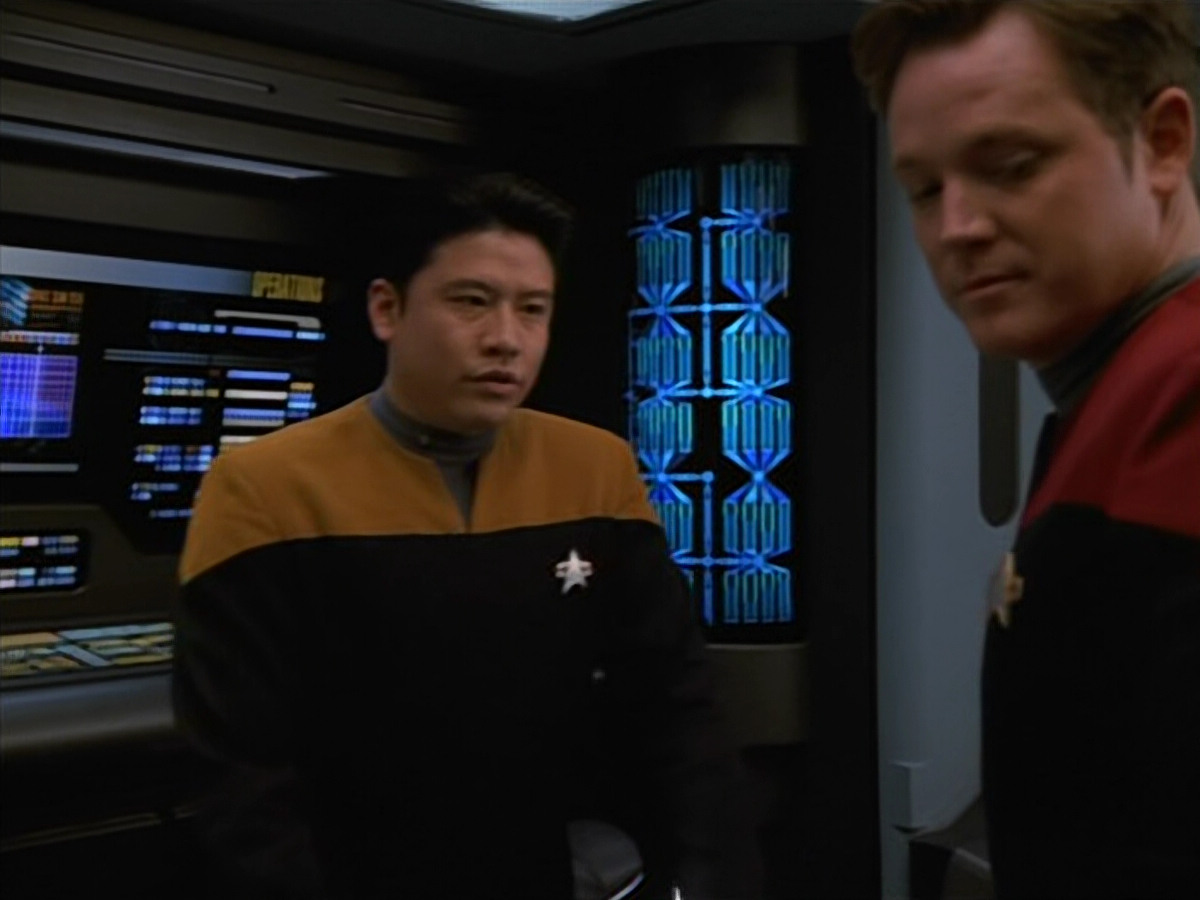 extant_StarTrekVOY_4x22-Unforgettable_00047.jpg