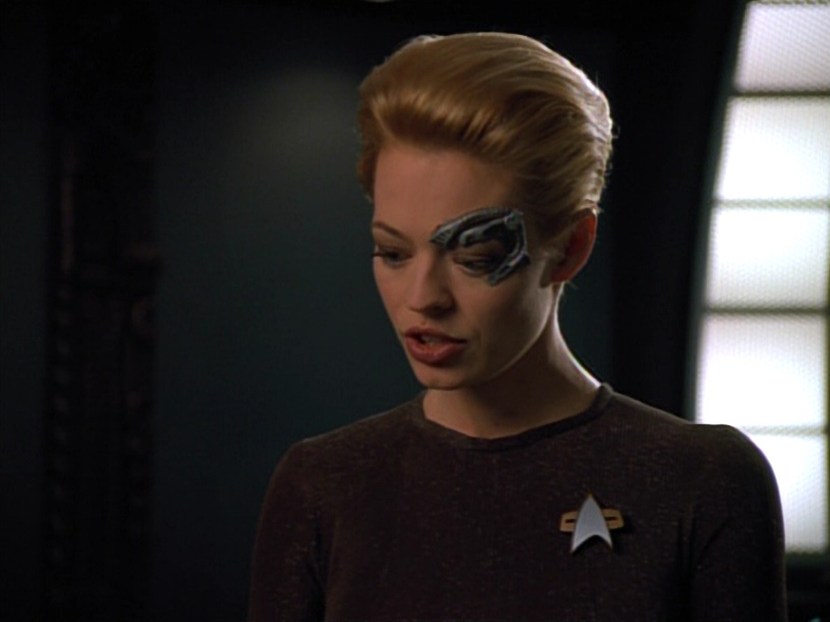 extant_StarTrekVOY_4x22-Unforgettable_00107.jpg