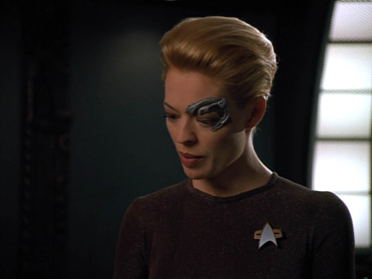 extant_StarTrekVOY_4x22-Unforgettable_00108.jpg