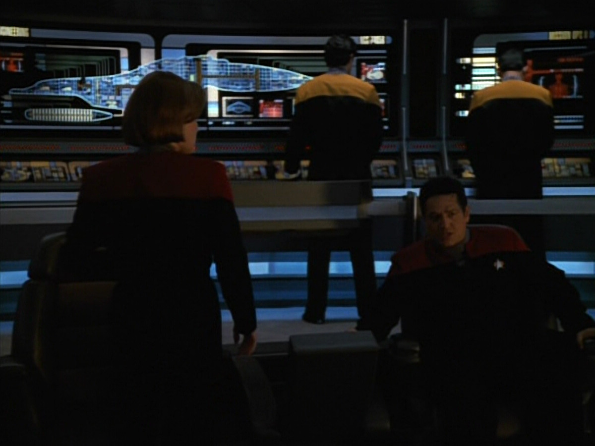 extant_StarTrekVOY_4x22-Unforgettable_00126.jpg