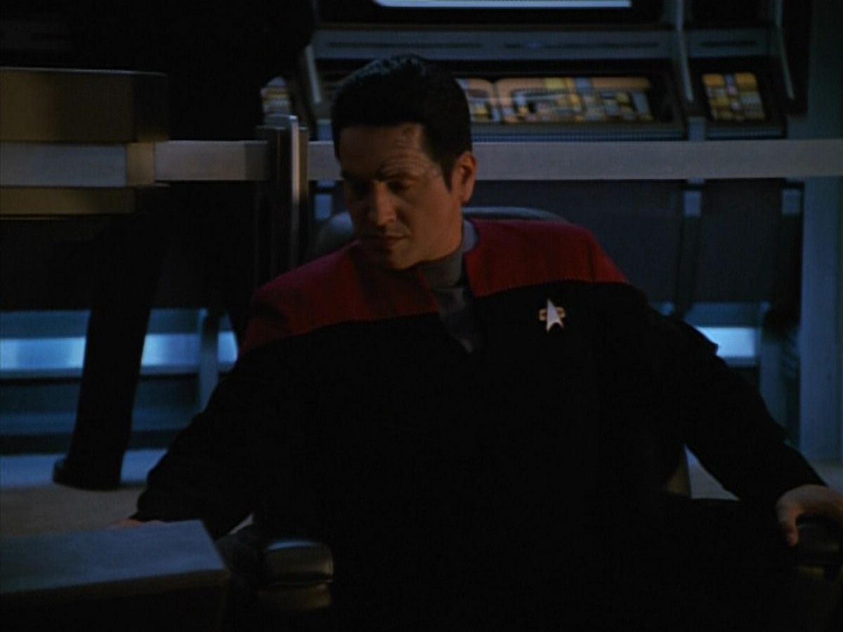extant_StarTrekVOY_4x22-Unforgettable_00138.jpg