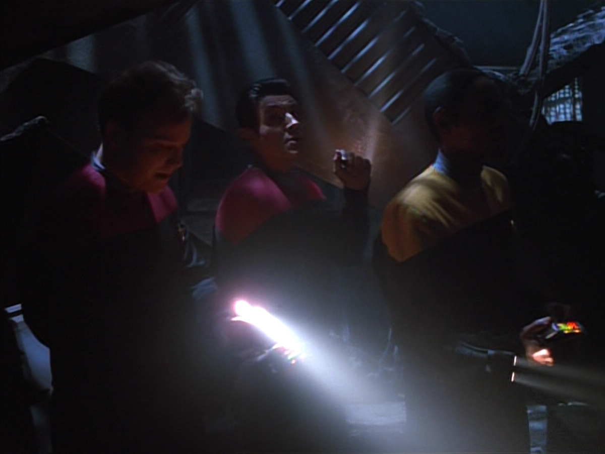 extant_StarTrekVOY_4x22-Unforgettable_00413.jpg