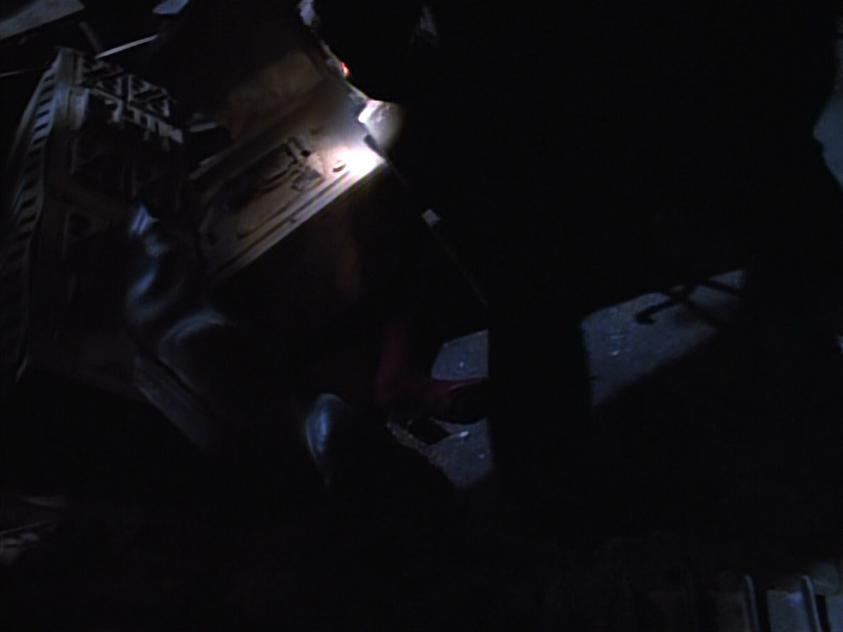 extant_StarTrekVOY_4x22-Unforgettable_00444.jpg