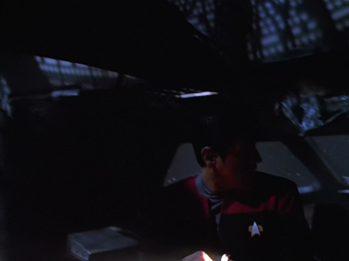 extant_StarTrekVOY_4x22-Unforgettable_00465.jpg