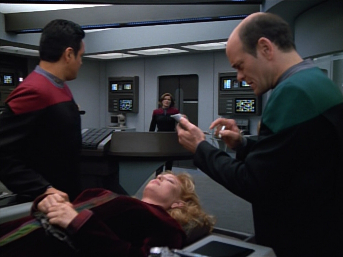 extant_StarTrekVOY_4x22-Unforgettable_00539.jpg