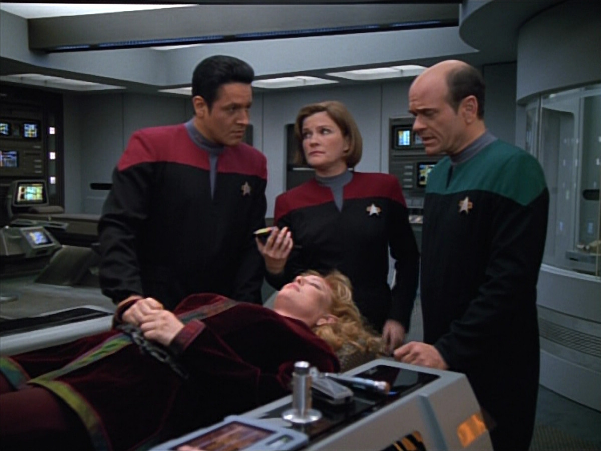 extant_StarTrekVOY_4x22-Unforgettable_00552.jpg
