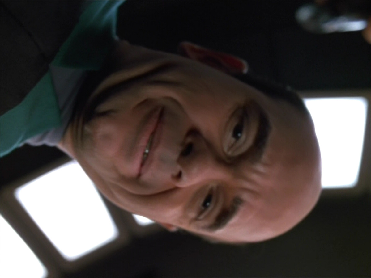 extant_StarTrekVOY_4x22-Unforgettable_00587.jpg