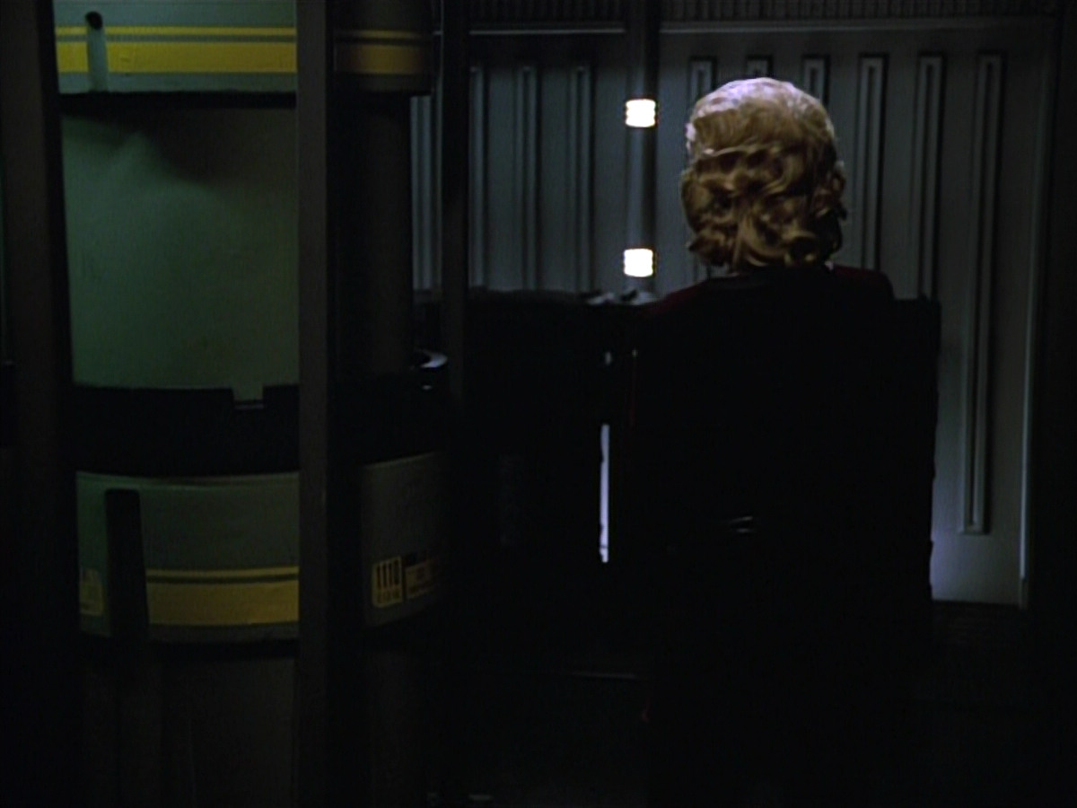 extant_StarTrekVOY_4x22-Unforgettable_01323.jpg