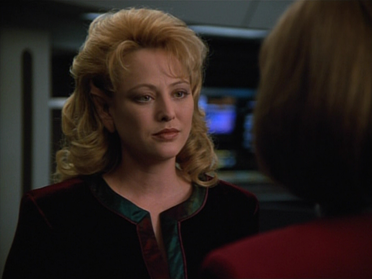 extant_StarTrekVOY_4x22-Unforgettable_01689.jpg
