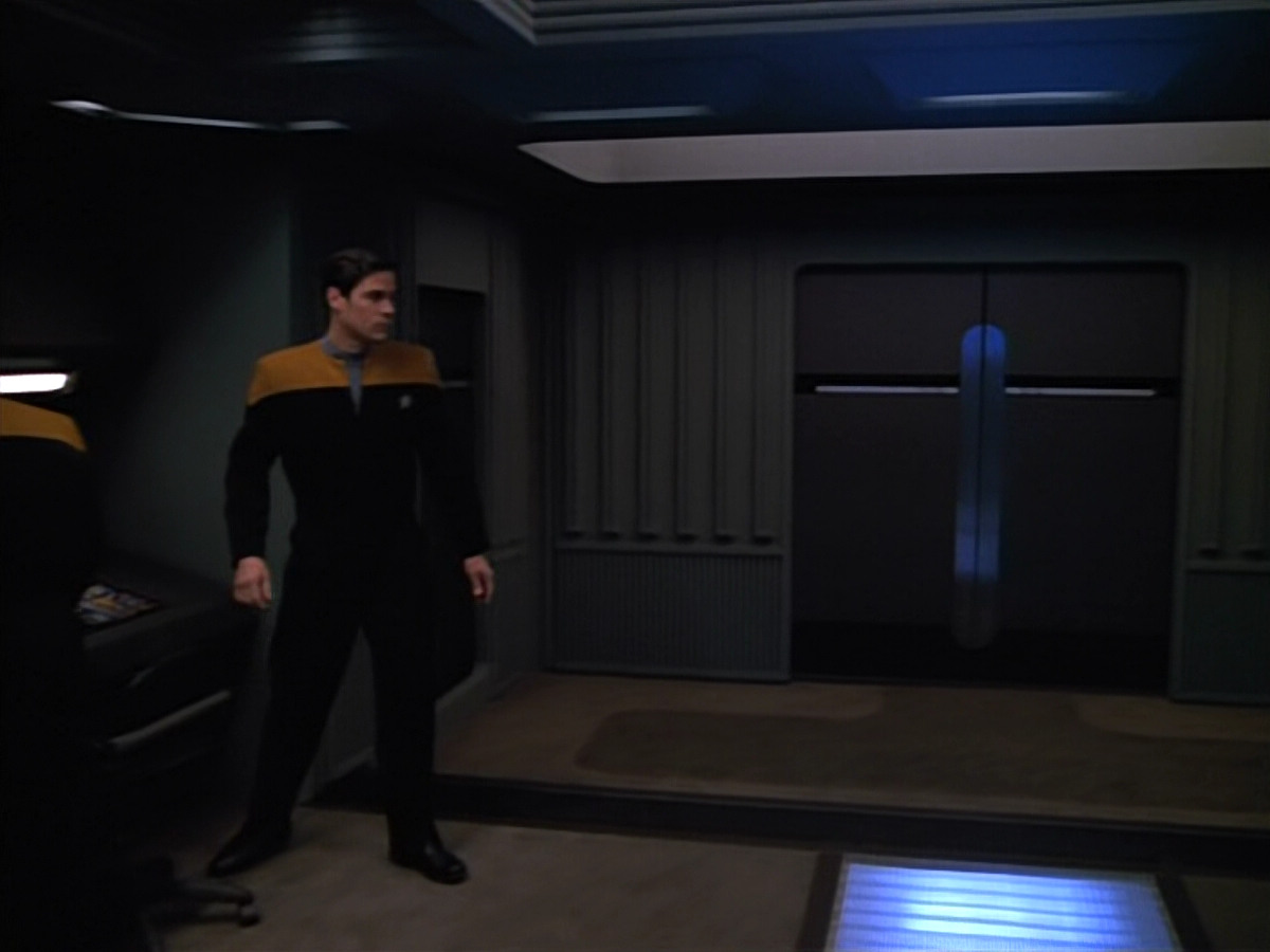 extant_StarTrekVOY_4x22-Unforgettable_01739.jpg