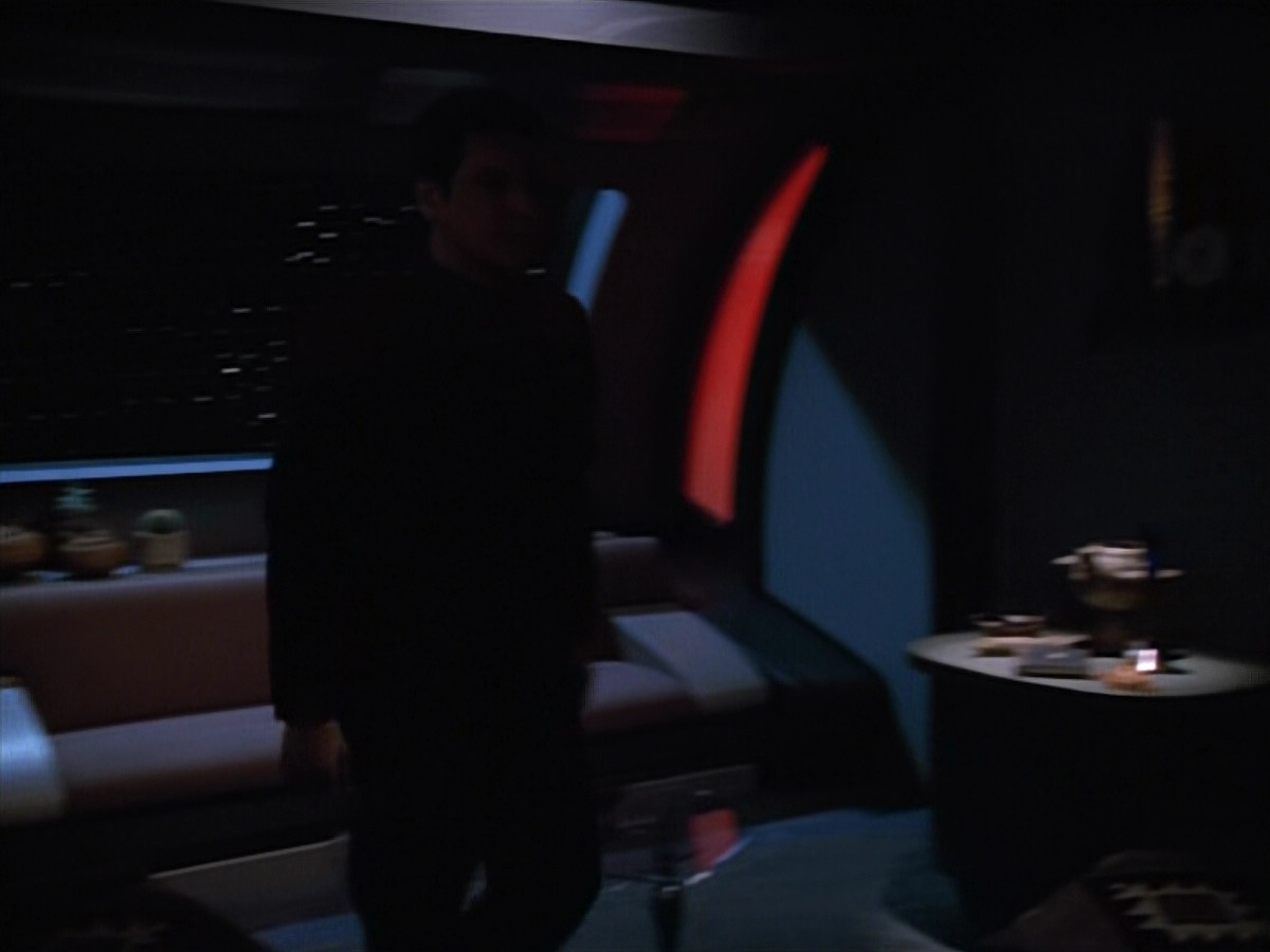 extant_StarTrekVOY_4x22-Unforgettable_02042.jpg