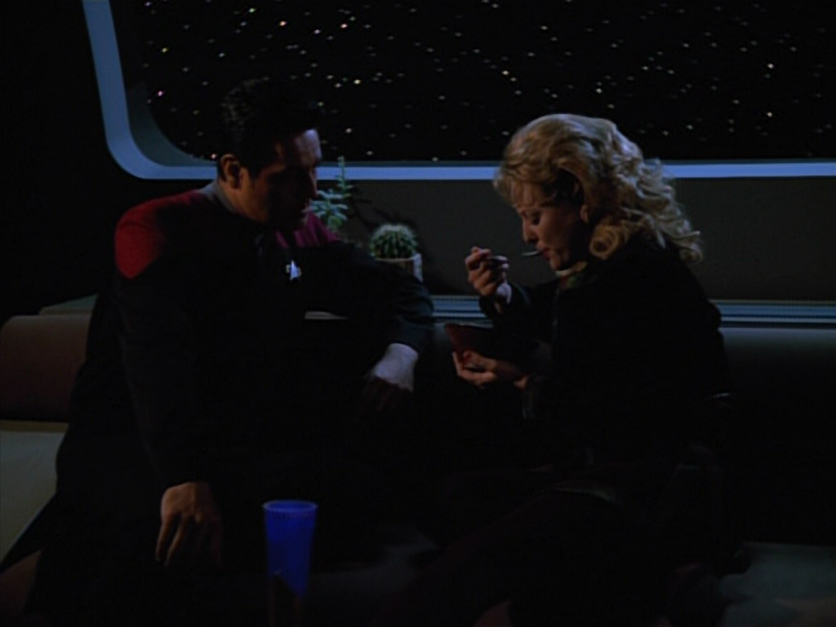 extant_StarTrekVOY_4x22-Unforgettable_02234.jpg