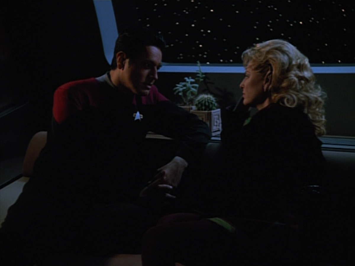 extant_StarTrekVOY_4x22-Unforgettable_02260.jpg