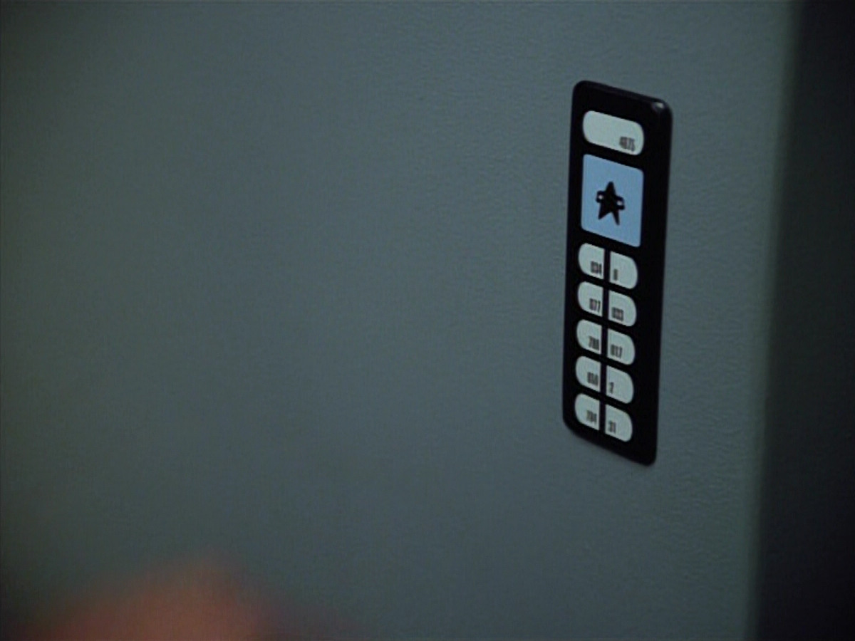 extant_StarTrekVOY_4x22-Unforgettable_03279.jpg