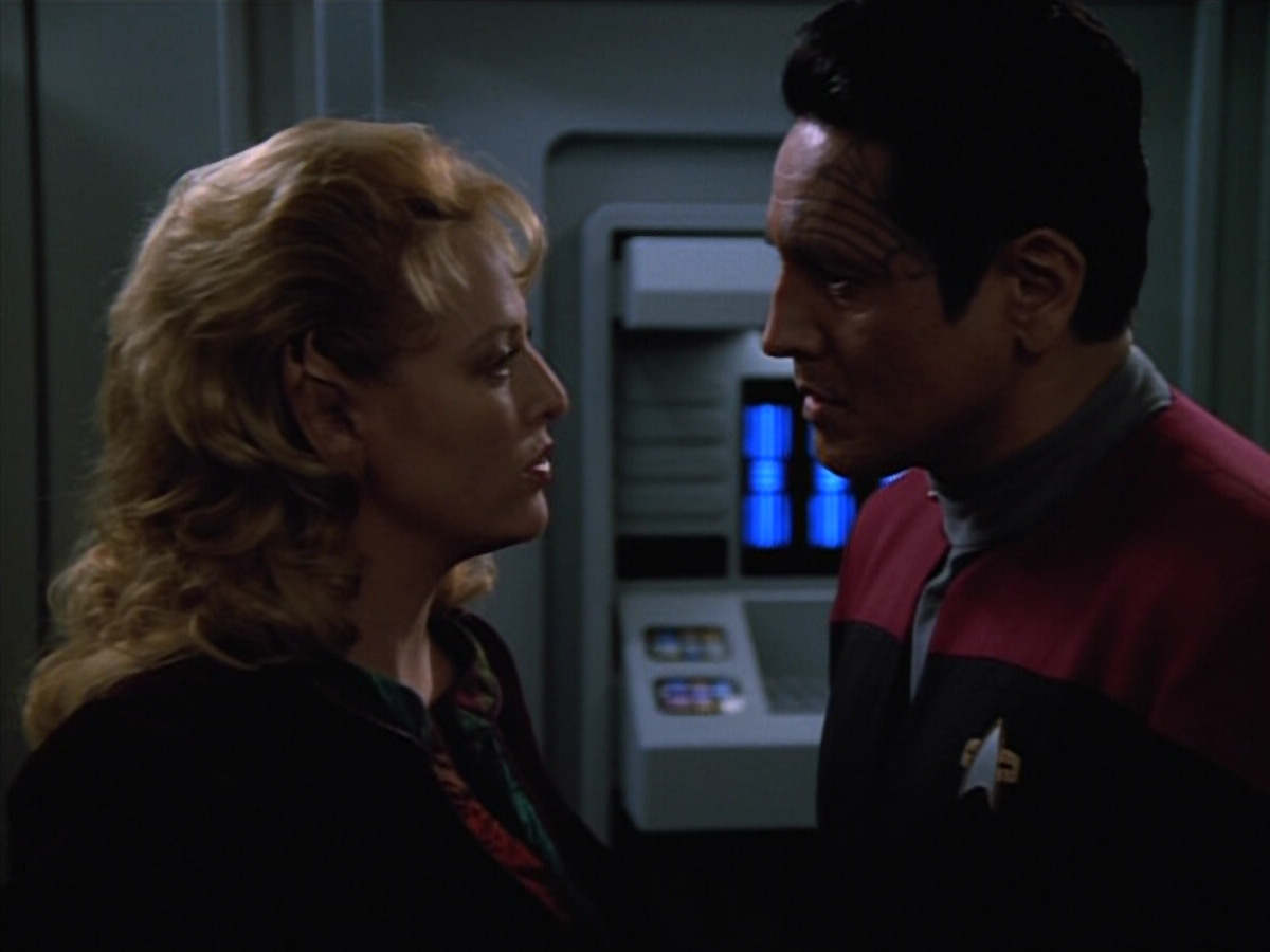 extant_StarTrekVOY_4x22-Unforgettable_03460.jpg
