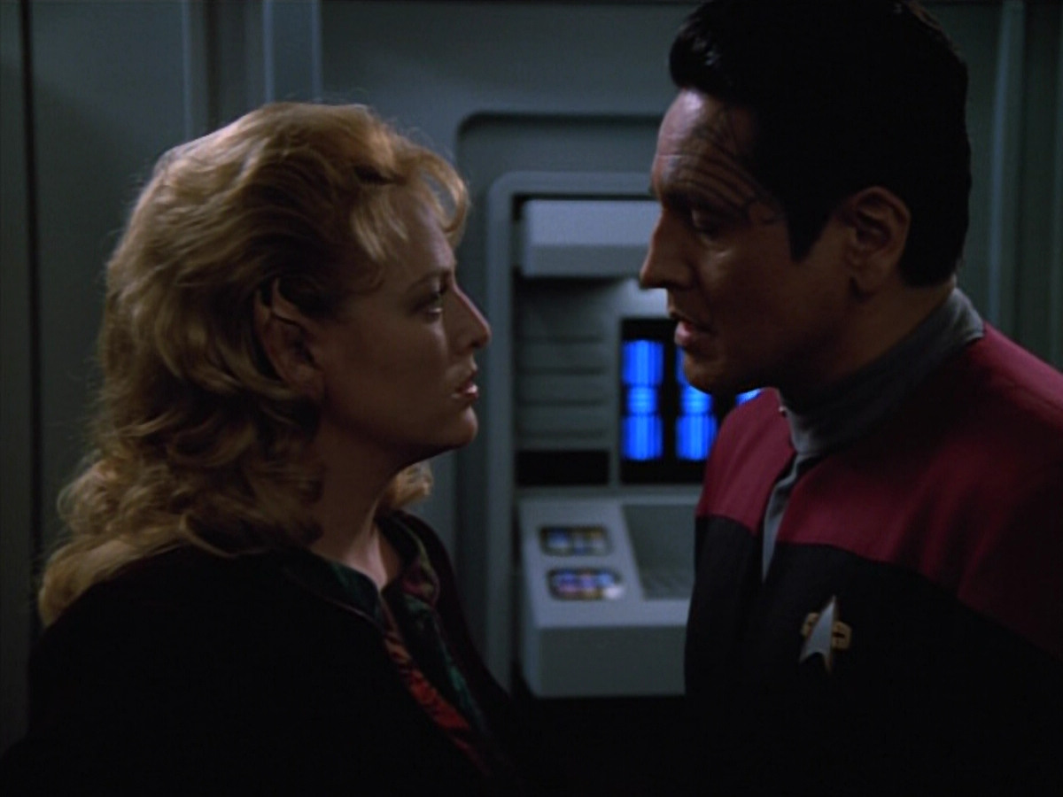 extant_StarTrekVOY_4x22-Unforgettable_03464.jpg