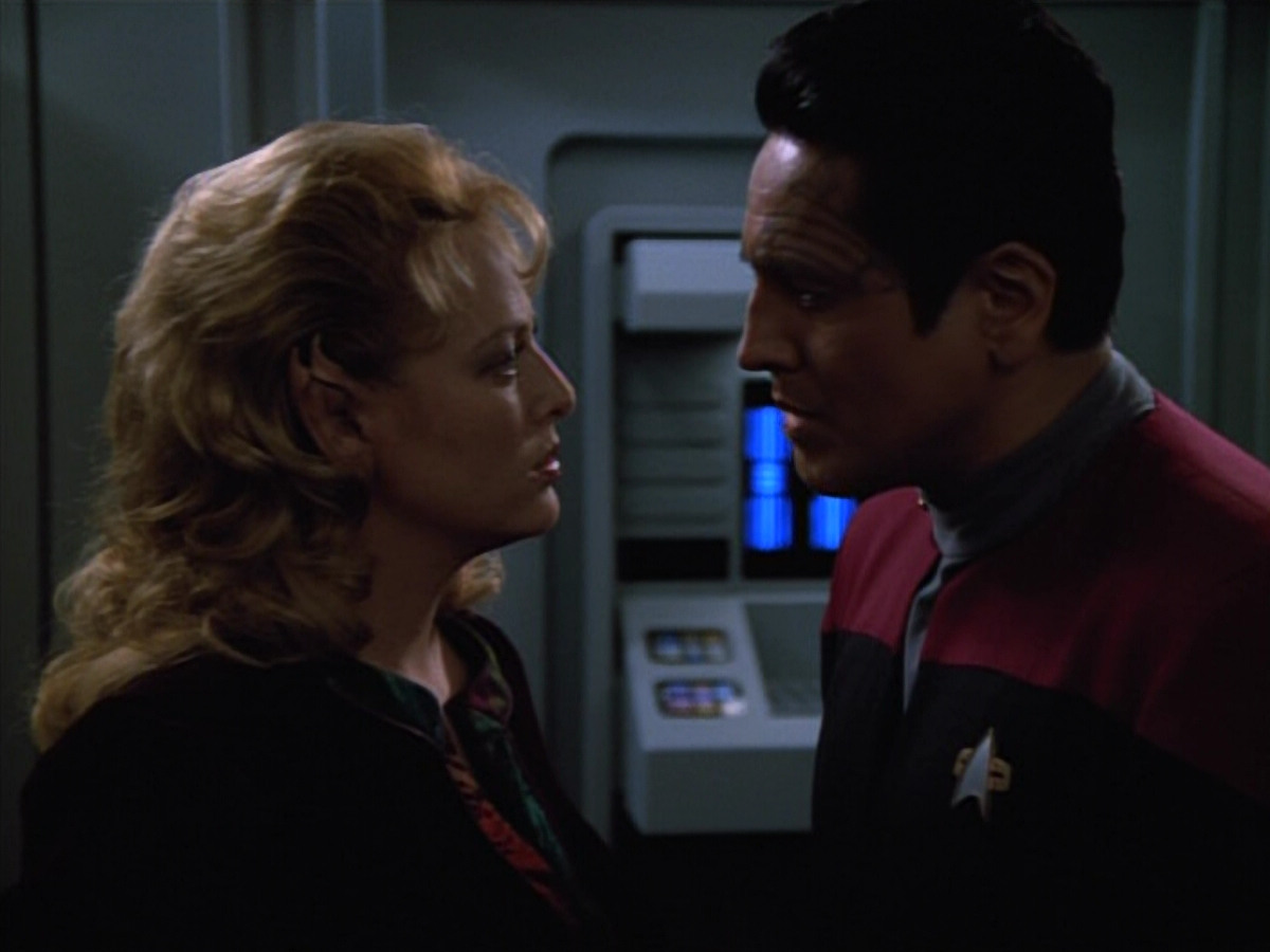 extant_StarTrekVOY_4x22-Unforgettable_03468.jpg