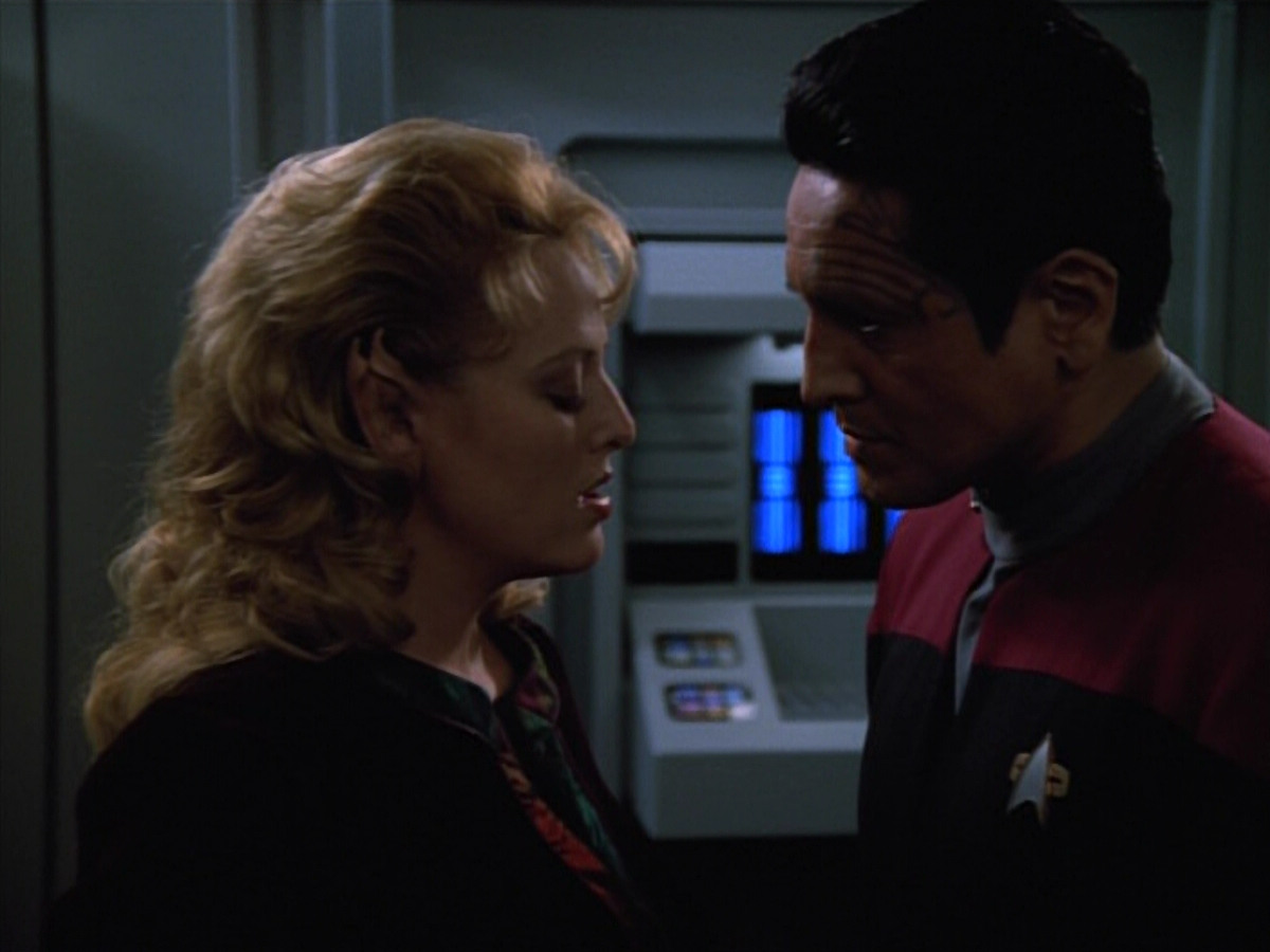 extant_StarTrekVOY_4x22-Unforgettable_03481.jpg