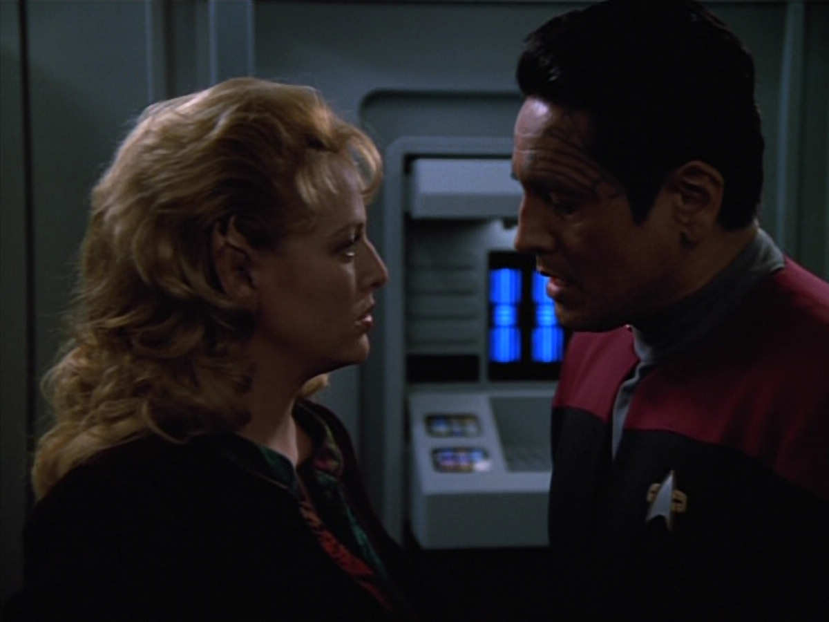 extant_StarTrekVOY_4x22-Unforgettable_03492.jpg