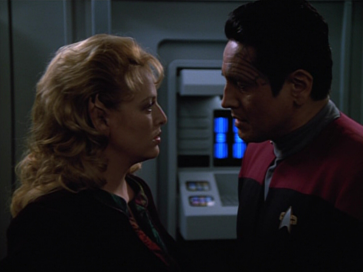 extant_StarTrekVOY_4x22-Unforgettable_03493.jpg
