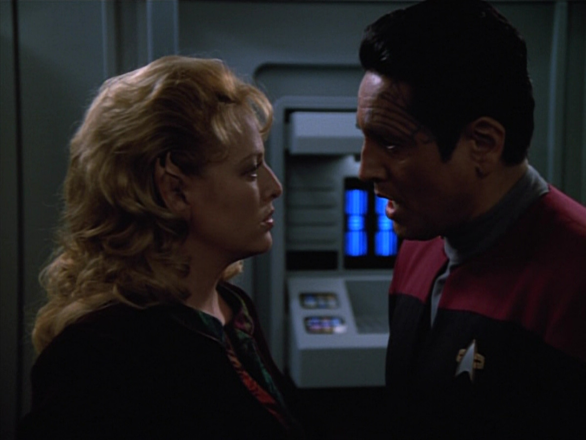 extant_StarTrekVOY_4x22-Unforgettable_03495.jpg