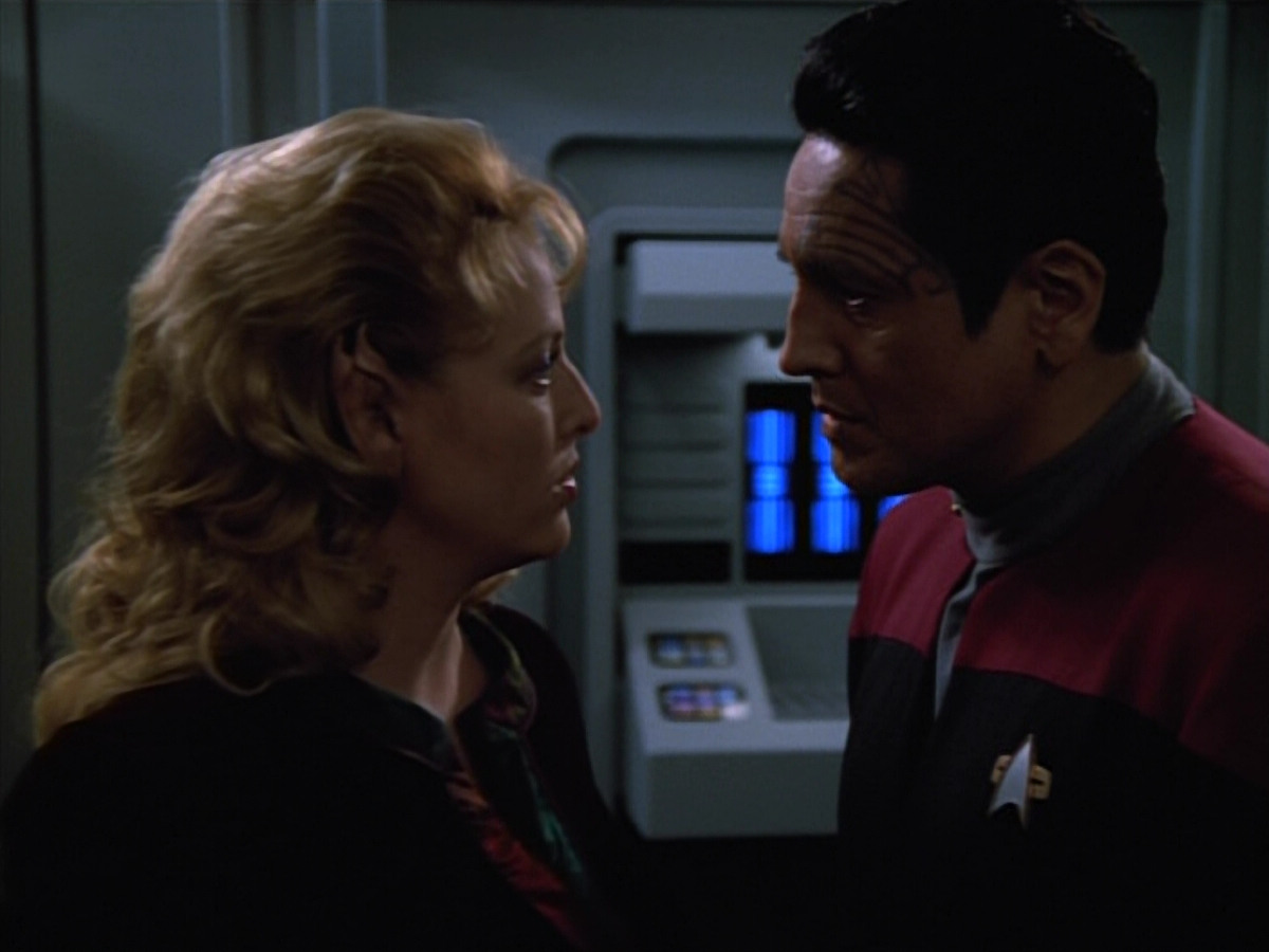extant_StarTrekVOY_4x22-Unforgettable_03501.jpg