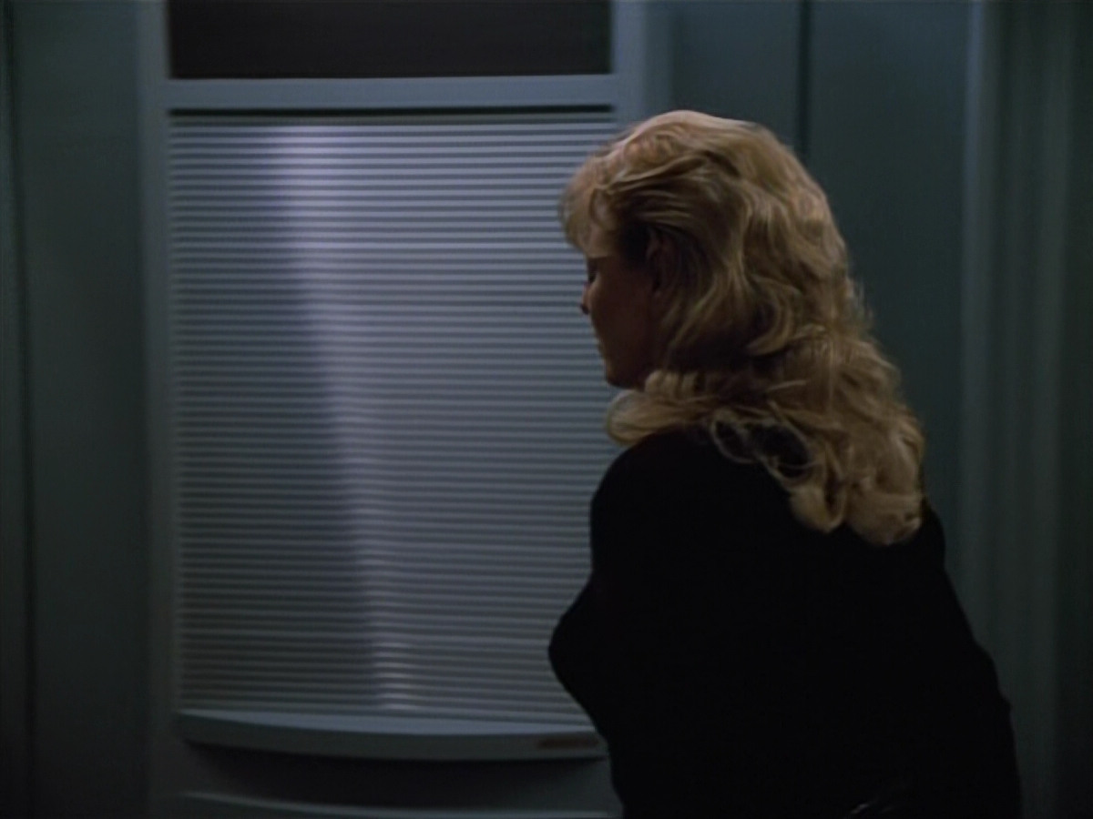 extant_StarTrekVOY_4x22-Unforgettable_03504.jpg