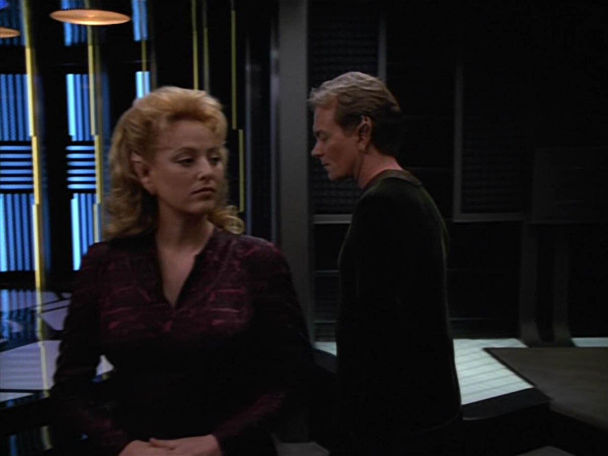 extant_StarTrekVOY_4x22-Unforgettable_03559.jpg