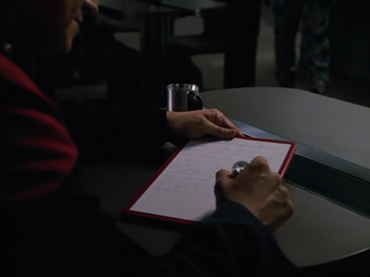 extant_StarTrekVOY_4x22-Unforgettable_03667.jpg