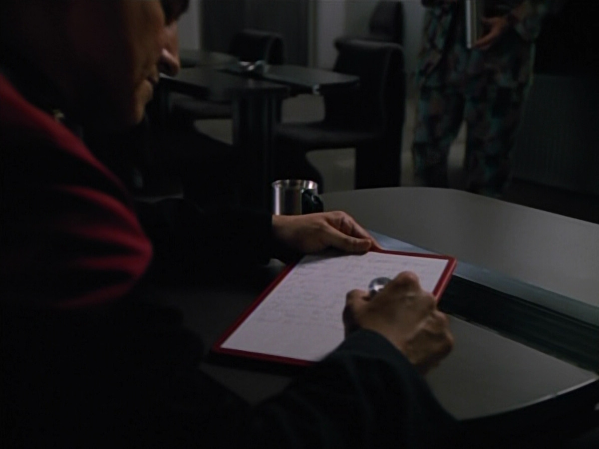 extant_StarTrekVOY_4x22-Unforgettable_03668.jpg