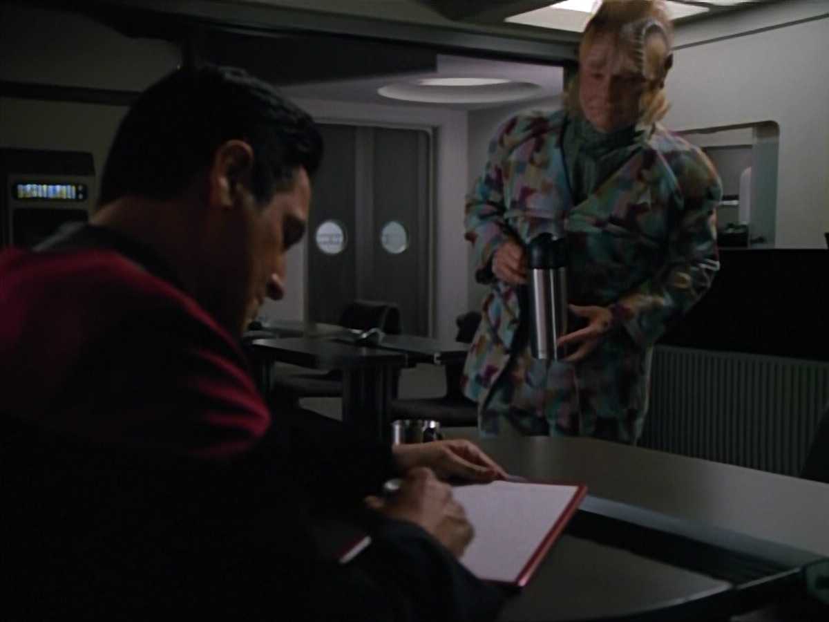 extant_StarTrekVOY_4x22-Unforgettable_03671.jpg