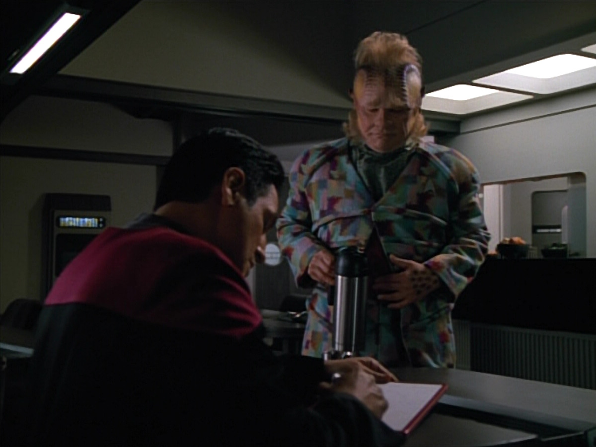 extant_StarTrekVOY_4x22-Unforgettable_03679.jpg